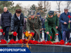 В Ростове прошла церемония возложения цветов к мемориалу «Павшим воинам»
