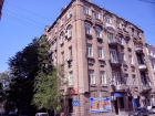 В центре Ростова рушится старинный доходный дом, который называют «пизанской башней»