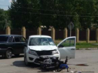 Двое подростков на скутере разбились об иномарку автоледи в Ростовской области