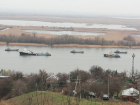 В Александровке заметили боевые корабли Каспийской флотилии
