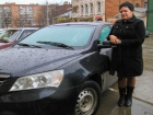 Ростовская таксистка вернула забытые пассажирами 4 млн рублей и получила за это "спасибо"