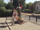 Рома Зверь приехал в Таганрог, чтобы возложить цветы к дому Фаины Раневской