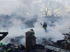 В Ростове загорелись два частных дома, найден один погибший