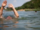 Мужчина утонул на глазах у шокированной жены во время купания в заливе под Ростовом
