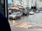 Ростовчан прокатили в автобусе с открытой дверью 