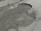 Кратеры на ростовских дорогах покушаются на автомобили горожан