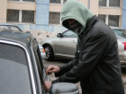 Молодой рецидивист разбил окно и угнал автомобиль в "тихом районе" Ростова