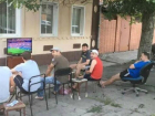 Собственную фан-зону организовали в своем дворе заядлые болельщики Ростова