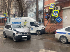 В Ростове водитель грузовика столкнулся с BMW