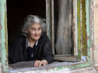 Слепая старушка выживает в полуразрушенном доме в Ростове