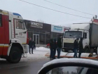 Большегруз раздавил остановку в Ростове: женщина в тяжелом состоянии