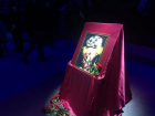 Жена и родственники Олега Попова у гроба легендарного клоуна услышали слова о нем от губернатора и Запашного