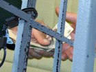 Мошенничество и взятки от заключенного привели сотрудника колонии в Ростове на скамью подсудимых