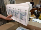 Сотрудница украла у магазина 74 тысячи рублей, подложив фальшивые купюры