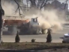 Адская уборка улиц Ростова с «сатаной» за рулем спецмашины попала на видео