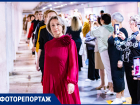 «Стиль вне возраста»: фоторепортаж с дефиле возрастных моделей в подземном переходе