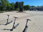 В Таганроге власти изымают неправильно припаркованные и брошенные электросамокаты