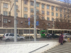 Сломавшийся посреди дороги трамвай парализовал движение в центре Ростова