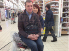 Женщина, катавшая мужа в тележке по гипермаркету Ростова, вызвала истерику у горожан