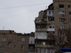 В подъезде взорвавшегося дома в Шахтах был запах газа. Об этом заявил СК РФ, опросив свидетелей
