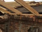 Жильцы одного из домов в центре Ростова остались без крыши над головой из-за затянувшегося ремонта