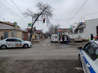 Во время ДТП в Ростове автомобиль врезался в здание автомойки