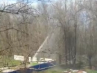 Кривой "коммунальный фонтан" сняли на видео возмущенные жители Ростова