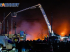 В Ростове полностью потушили крупный пожар на рынке «Темерник»