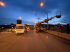 Умер второй рабочий, сорвавшийся с моста на Стачки в Ростове
