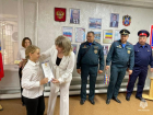 Маленькую героиню наградили за помощь в ликвидации пожара в Ростовской области