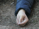 Труп 19-летнего парня нашли на кладбище в Ростовской области