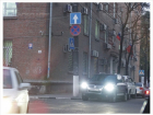 В Ростове оштрафовали водителя внедорожника, который припарковался на «встречке»