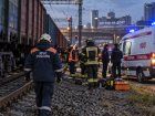 Двух подростков ударило током на крыше грузового вагона в Ростове