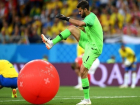 Лопающий красный шар бразильский футболист на поле в Ростове стал мегапопулярным мемом в интернете