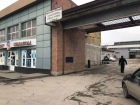 В Ростове автомобиль сбил охранника и скрылся с места ДТП