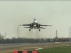 Три боевых истребителя приземлились на автотрассу под Ростовом