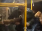 Ожесточенная драка пассажиров из-за «матерного разговора» по телефону в автобусе Ростова попала на видео