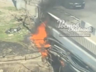 Мост на Привокзальной площади поглотили языки пламени на видео в Ростове