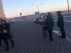 Бомбу с телефоном и проводами обнаружили в клумбе Батайска