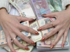 Больше восьми миллионов рублей «подарили» мошеннице-бизнесвумен жители Ростова