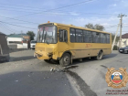 Школьный автобус с 16 детьми попал в ДТП под Ростовом 
