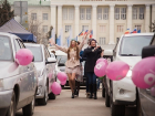 Впервые "хорошие девочки" устроили розовый автопробег по центру Ростова