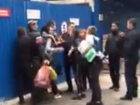 Спровоцированный женщиной с ножом массовый мордобой на рынке Ростова попал на видео