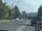 Бешеный таксист-хам обгонял машины через две сплошных в Ростове