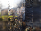 Мама и двое детей погибли при пожаре в частном доме в Ростовской области