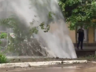 Фонтан воды высотой с трехэтажный дом затопил центр Ростова и попал на видео