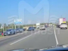 В Ростовской области легковушку зажало под грузовиком