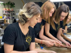 Дружный коллектив ищет сотрудника, который будет создавать изделия из натуральных волос в Ростове