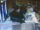 Вооруженные мужчины в масках совершили дерзкий налет на зоомагазин в Ростове, ужасно испугав продавщицу