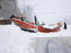 В связи со снегопадами в Ростове и области проводится работа по расчистке снега и регулируется дорожное движение